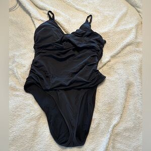 Elegant Black Swimsuit Tommy Bahamas